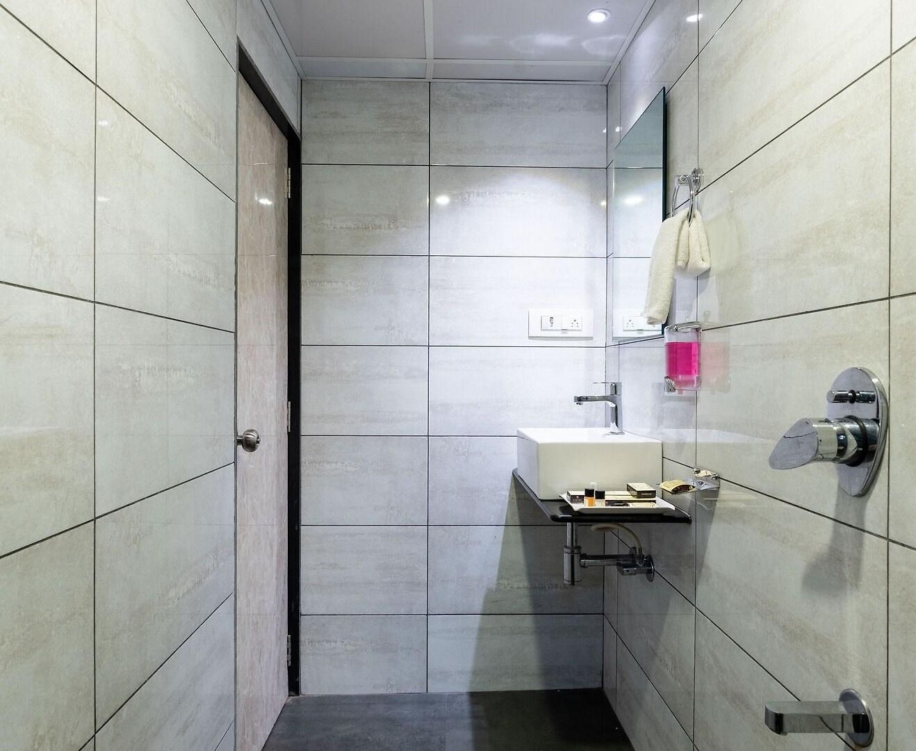 Hotel Avon Ruby Dadar
