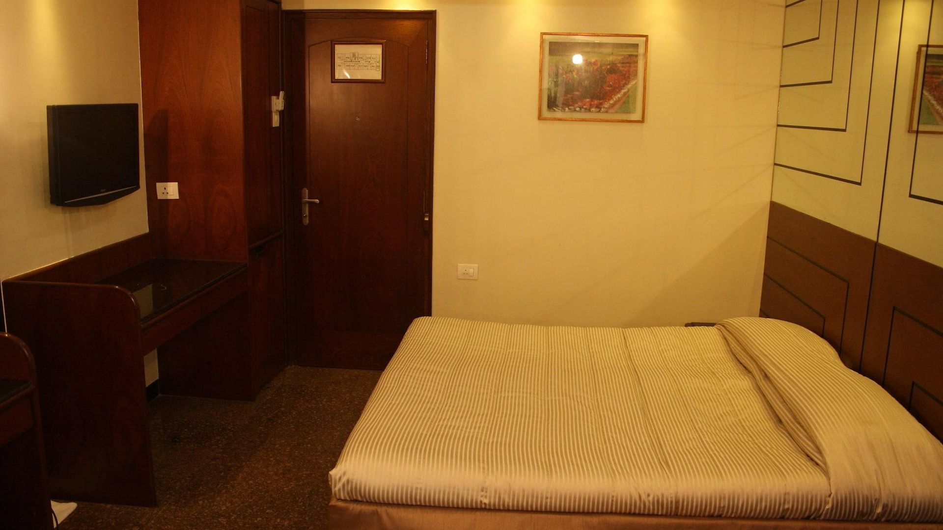 Hotel Karl Residency 3*