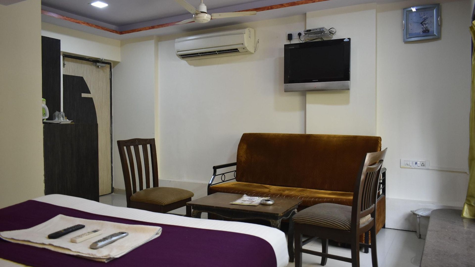 Hotel Arma Court - Near Us Embassy, Bkc