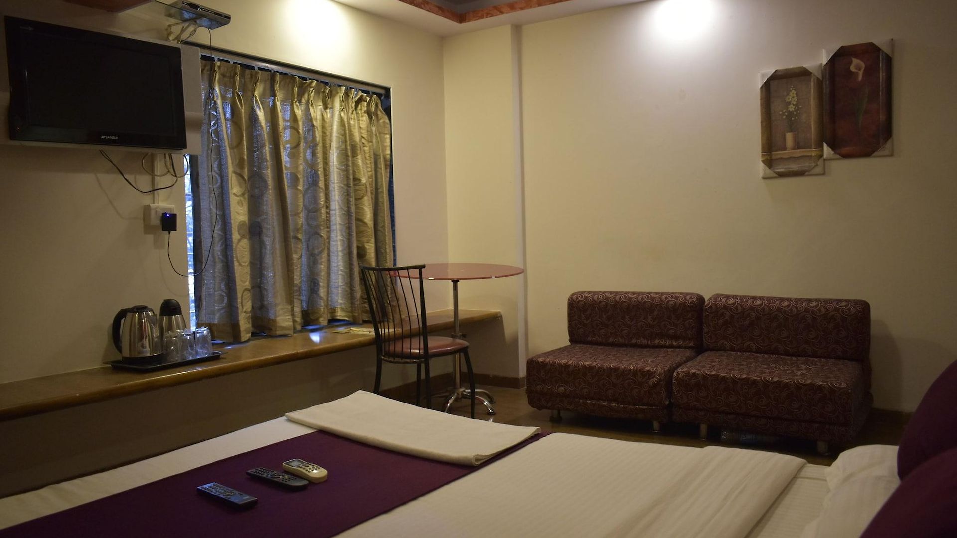 Hotel Arma Court - Near Us Embassy, Bkc