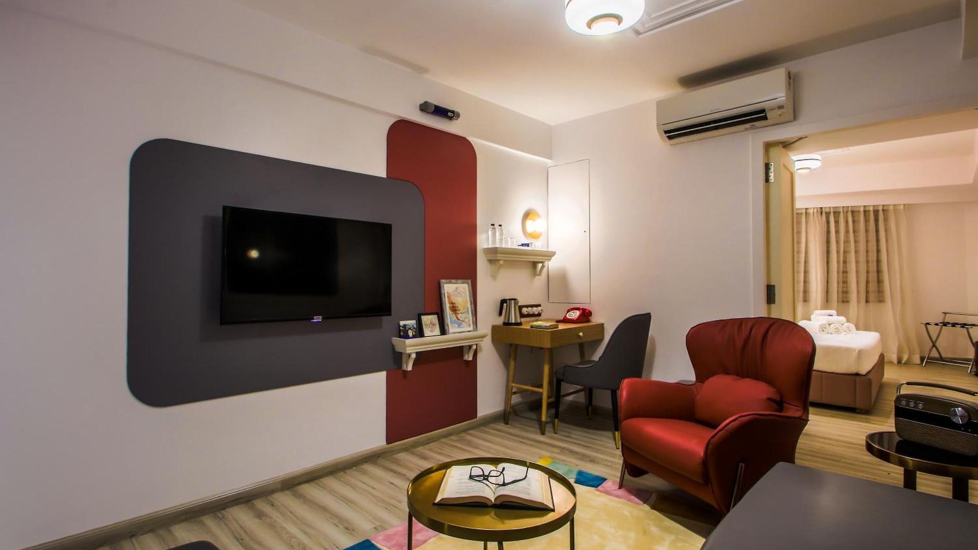 T24 Retro Hotel