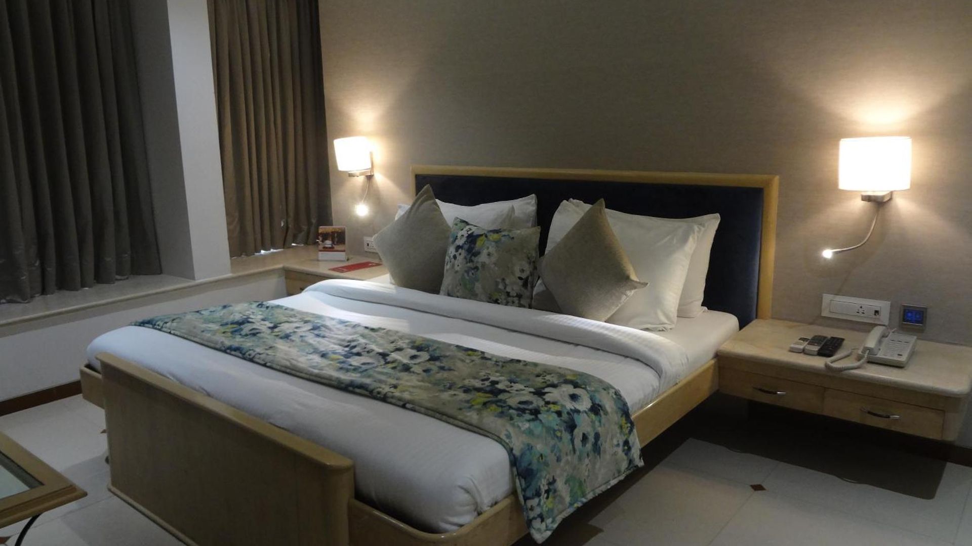 Suncity Apollo - Gateway Of India Mumbai