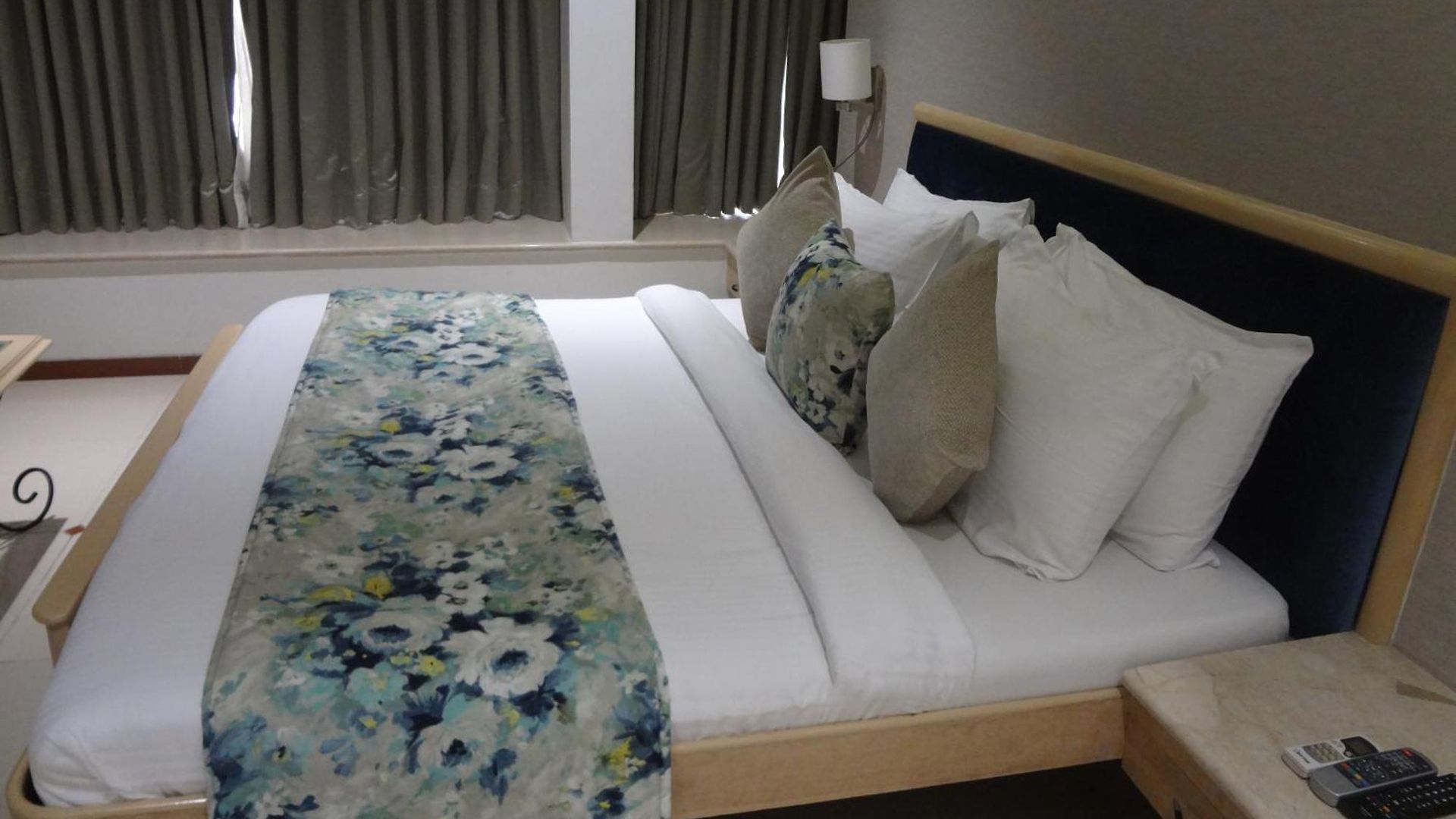 Suncity Apollo - Gateway Of India 3*