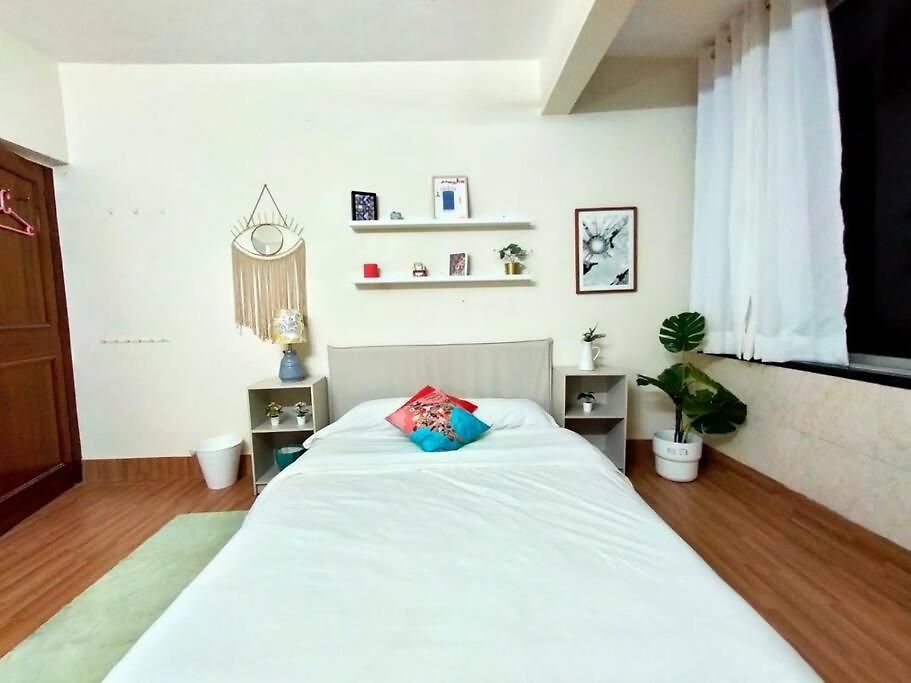 Apartment Mon Desire 5, Perry Cross Rd, Bandra West By Connekt Homes