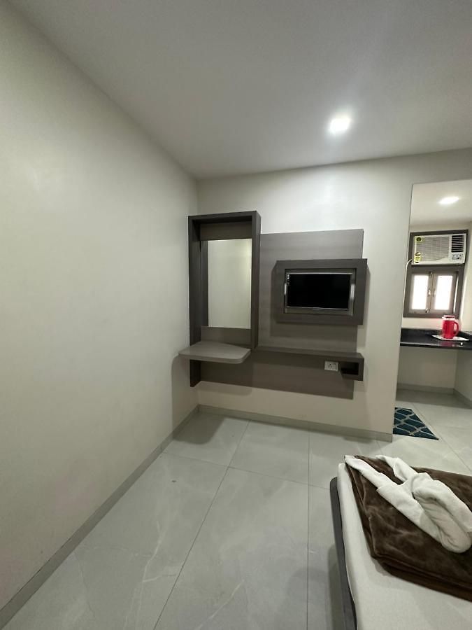 Hotel Fabhotel Rs Regency