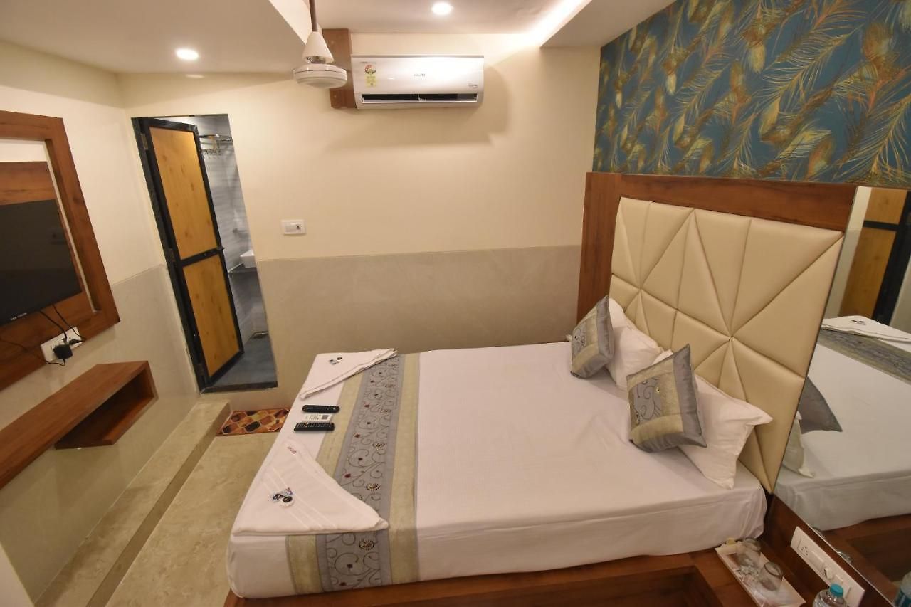Dream Palace Residency - Near To Us Embassy Bkc 2*