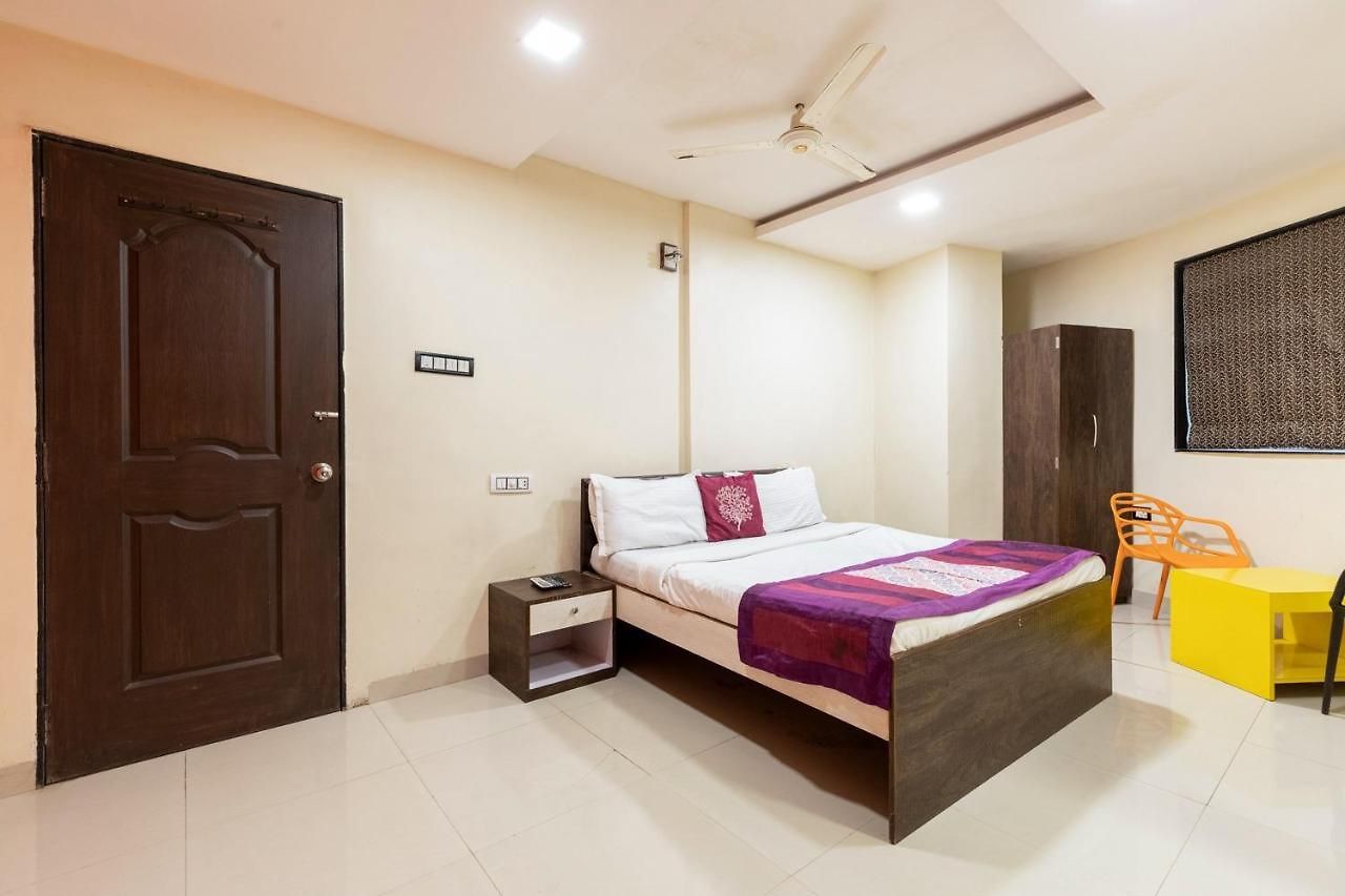 Hotel Girgaon Palace Near Chowpatty Mumbai