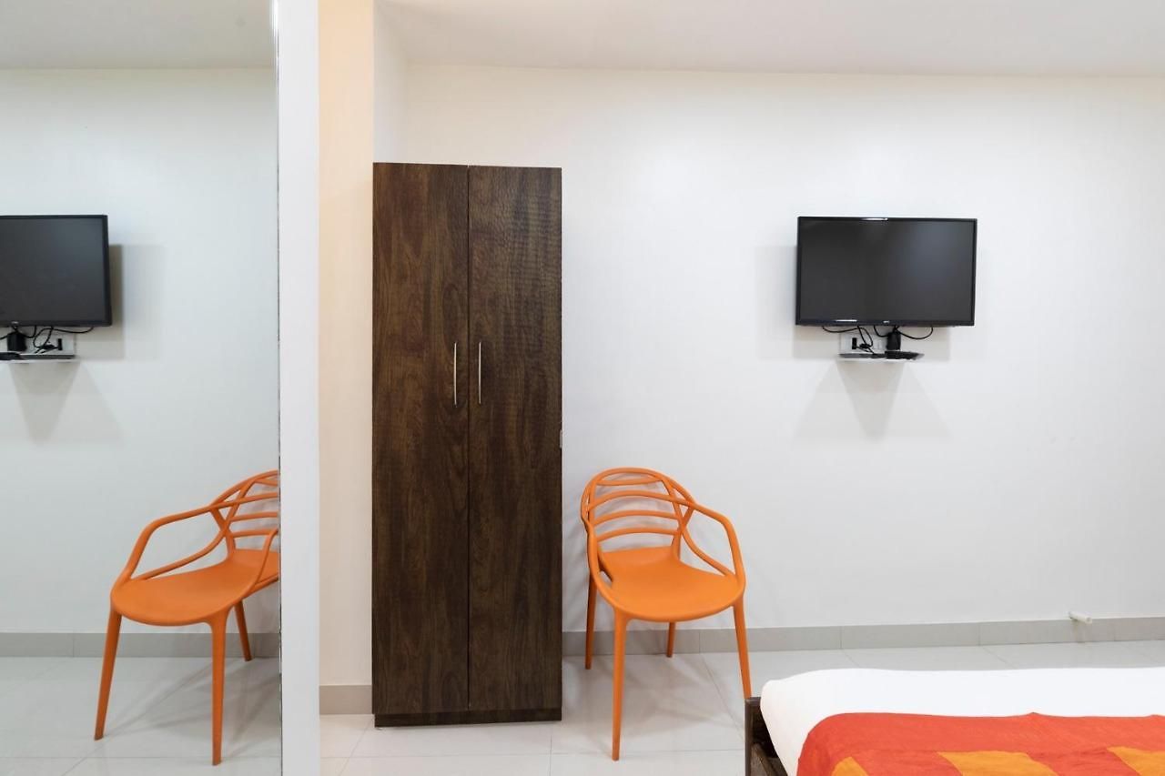 Hotel Girgaon Palace Near Chowpatty