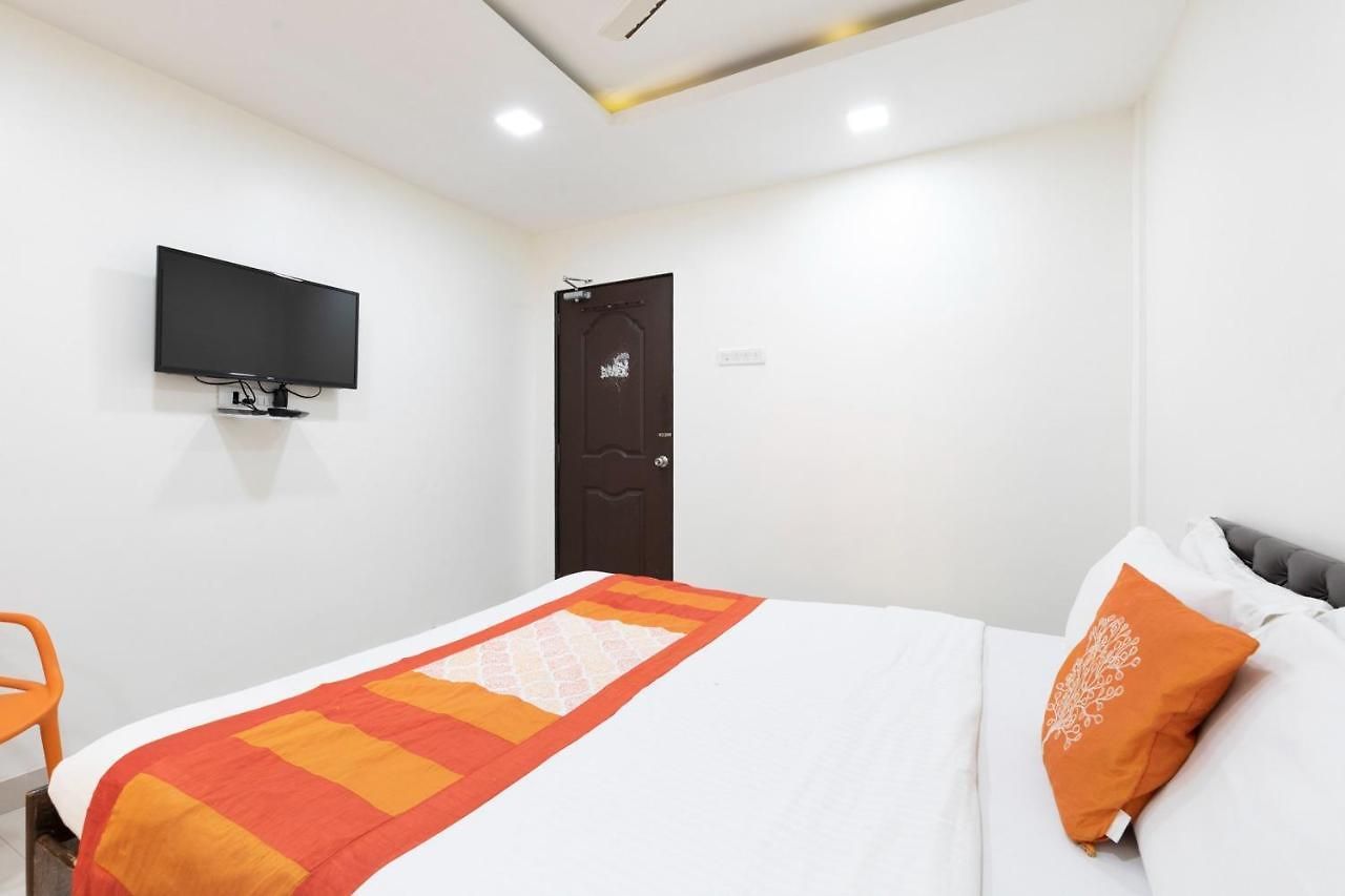Hotel Girgaon Palace Near Chowpatty Mumbai