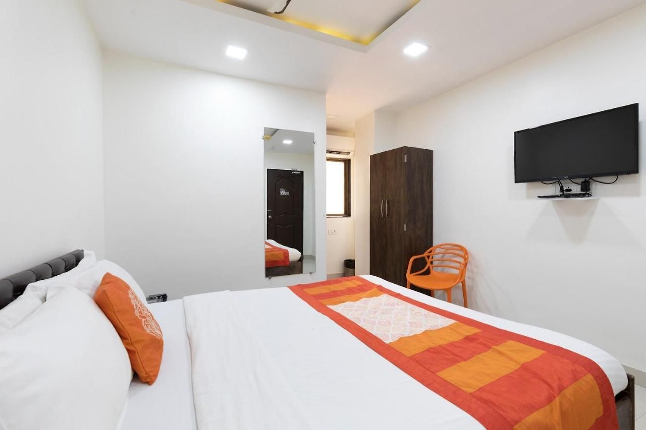 Girgaon Palace Near Chowpatty Mumbai