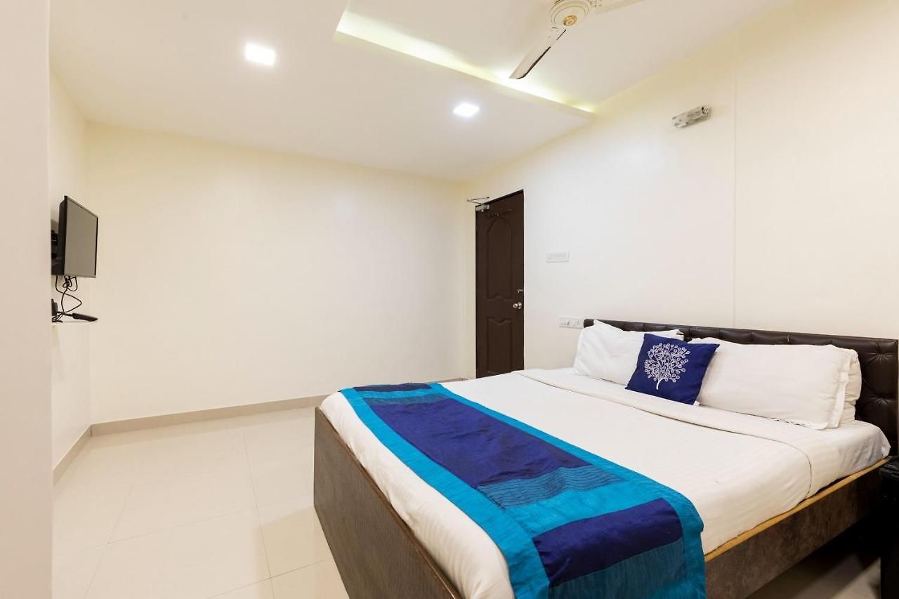 Girgaon Palace Near Chowpatty Hotel Mumbai