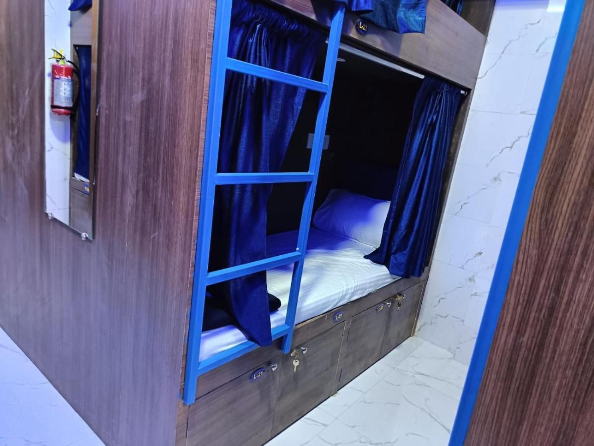 Kohinoor Hostel *