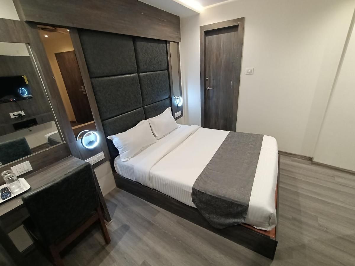 Classio Andheri - Near Dn Nagar Metro Station 3* Mumbai