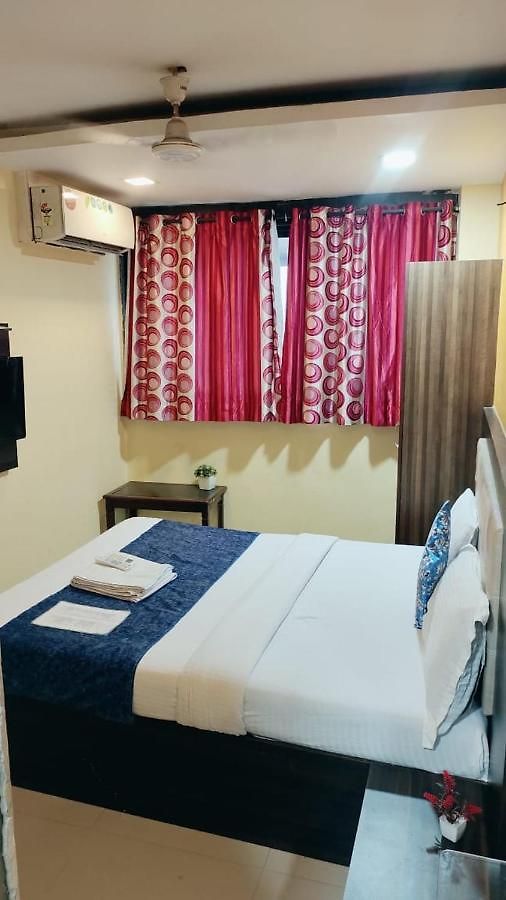 Hotel Golden Galaxy - Santacruz East Mumbai