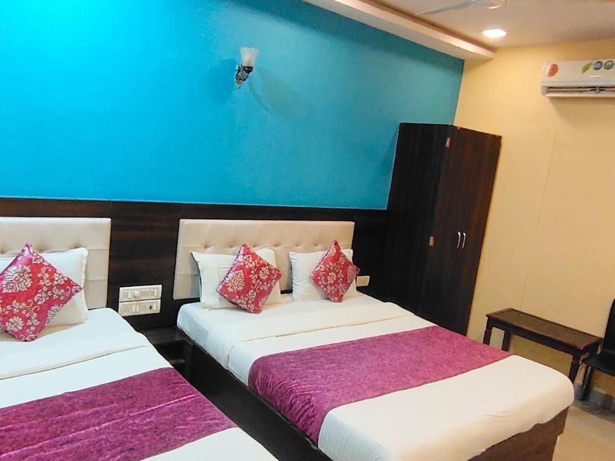 Golden Galaxy - Santacruz East 2* Mumbai