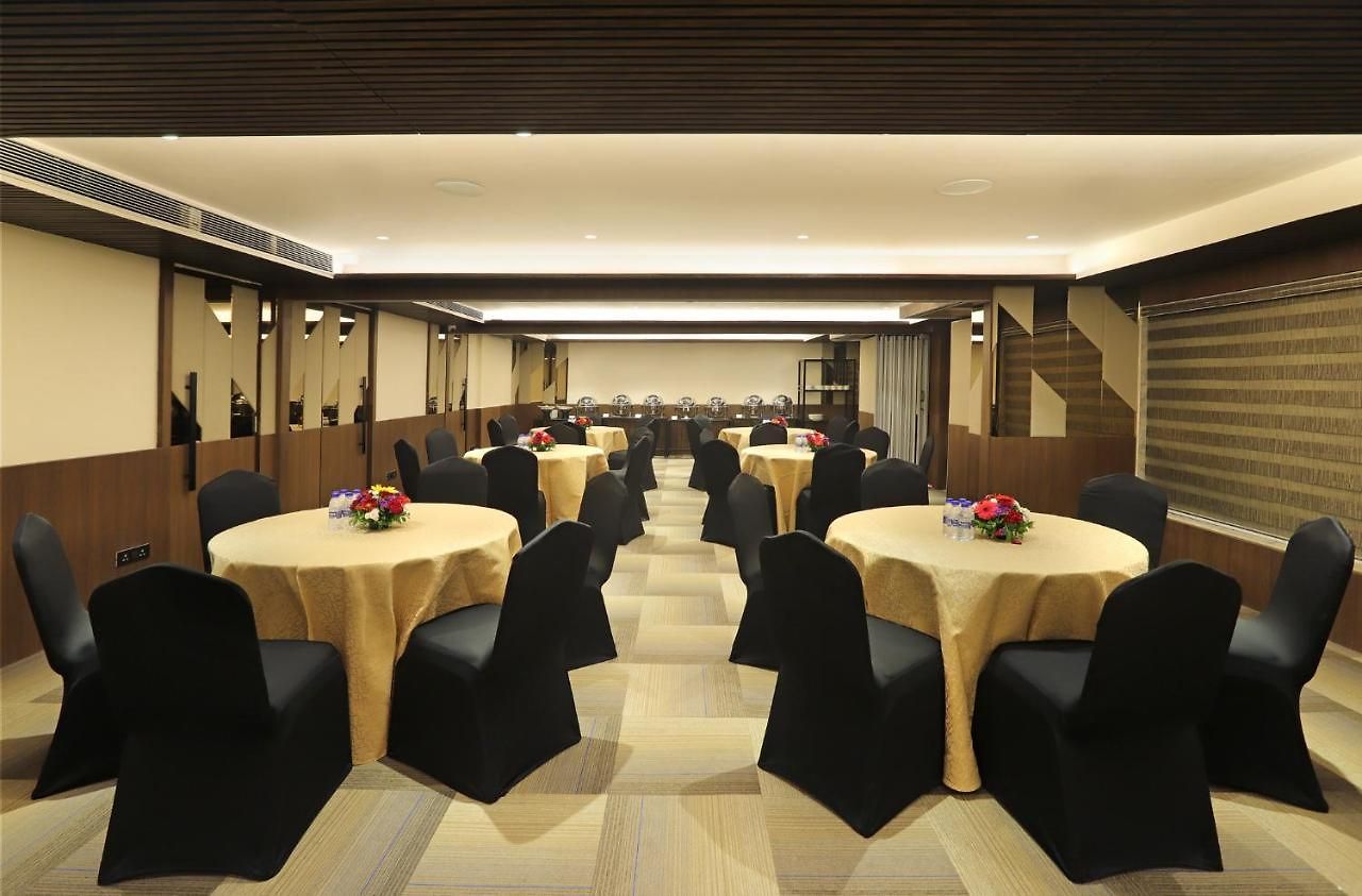 Aralia International Airport, 3*