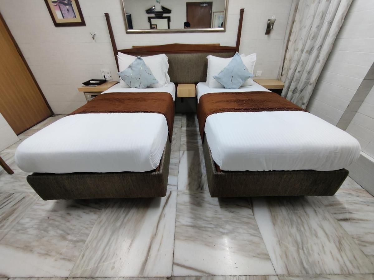 Hotel Capital 2*