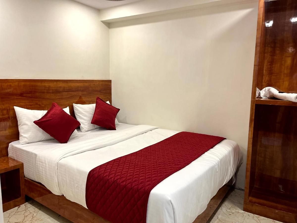 Delmond Prime- Near Nesco 3* Mumbai