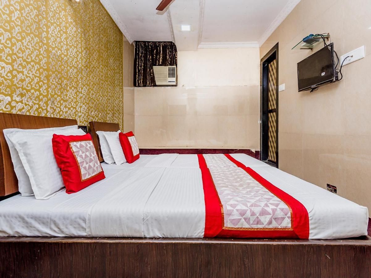 Hotel Felix Residency - Near Airport Road 3*