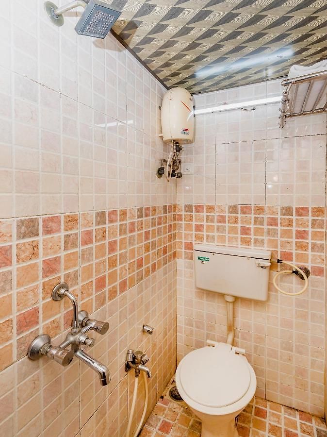 Felix Residency - Near Airport Road 3*