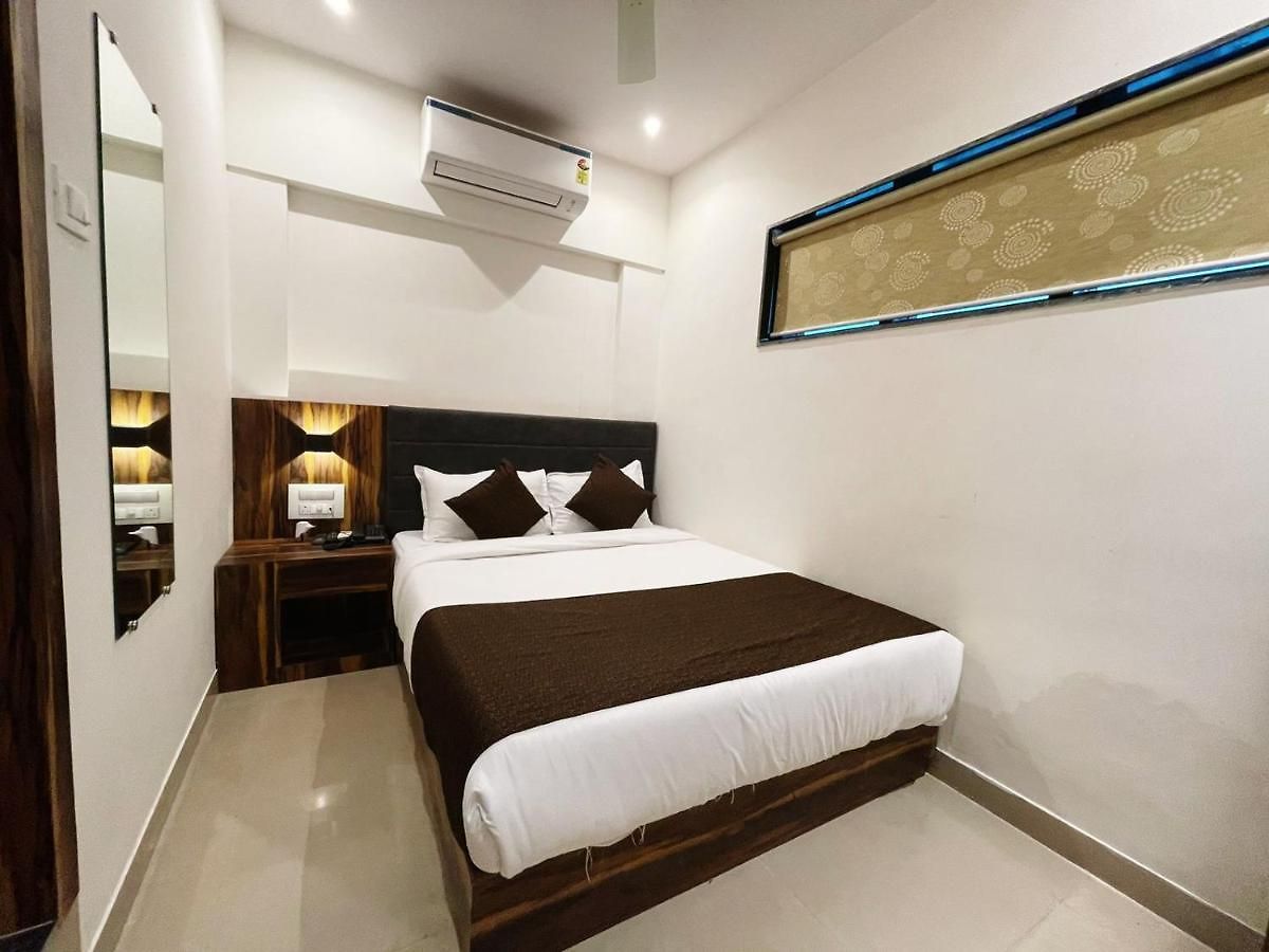 Hilton Hotel 2*