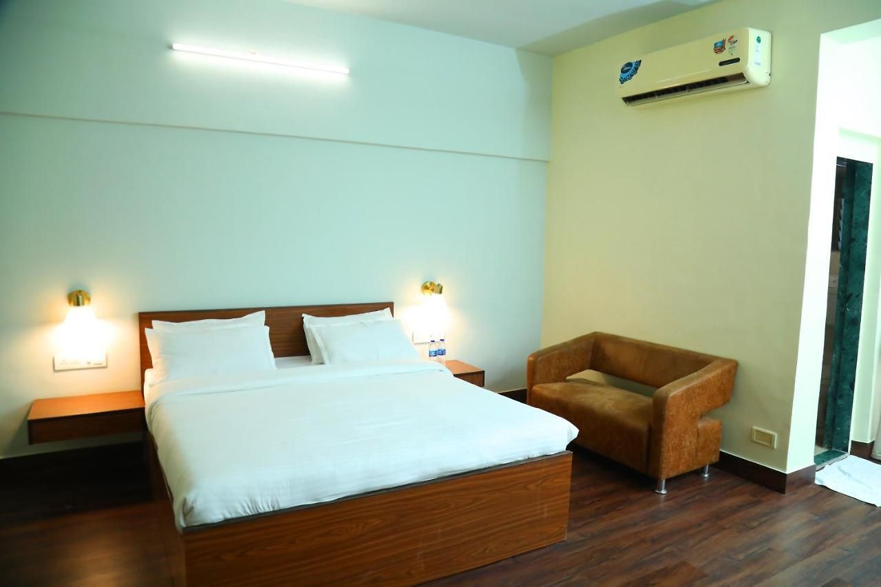 Hotel Country & By Turtle - Airport 3*