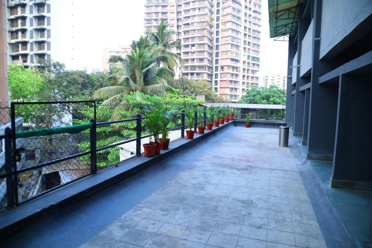 Country & By Turtle - Airport 3* Mumbai