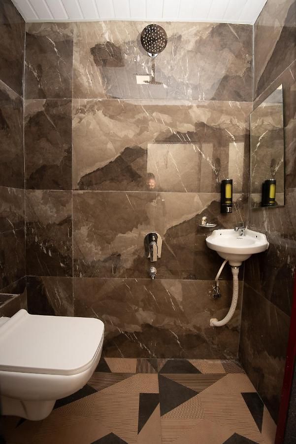 Hotel Priceless Exhibition Centre Goregaon West Mumbai