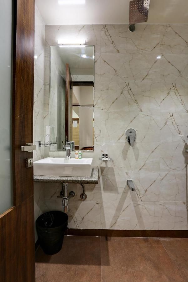 Ozone Colaba Hotel