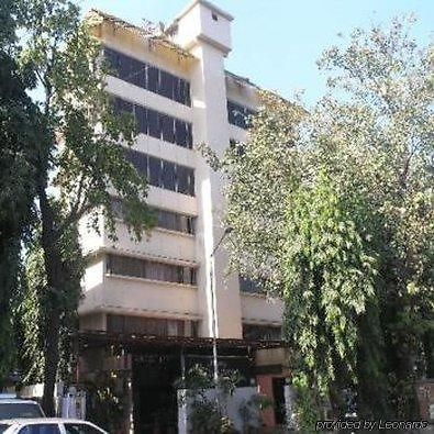 Jayshree Domestic Airport Hotel 3*