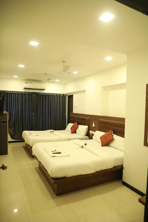 Shiv Leela Grand Hotel 2*