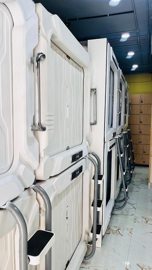 Astropods Capsule hotel *