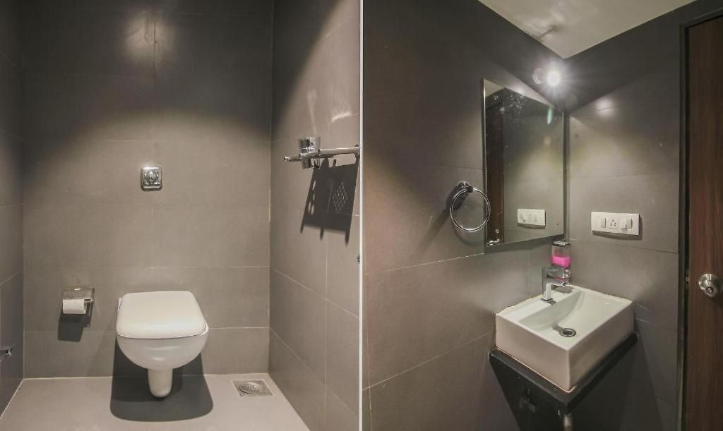 Deluxe Residency Nr- International Airport * Mumbai