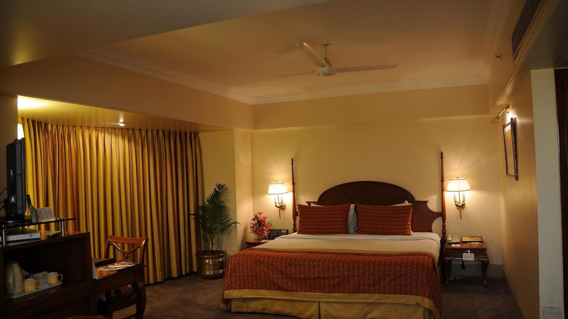 Ramada Plaza By Wyndham Palm Grove Hotel 5*