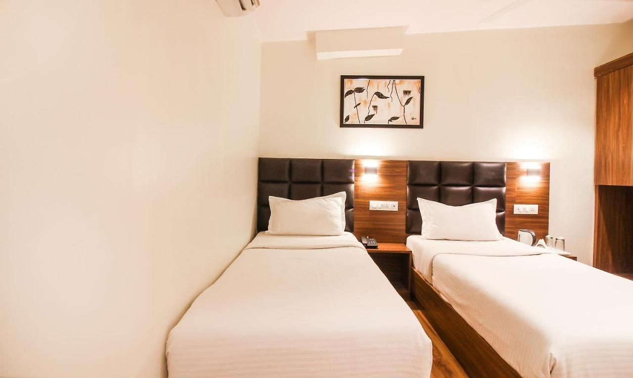 Deluxe Residency Nr- International Airport Mumbai