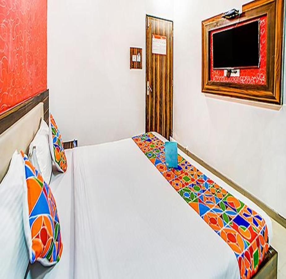 Via The Adore Palace Hotel
