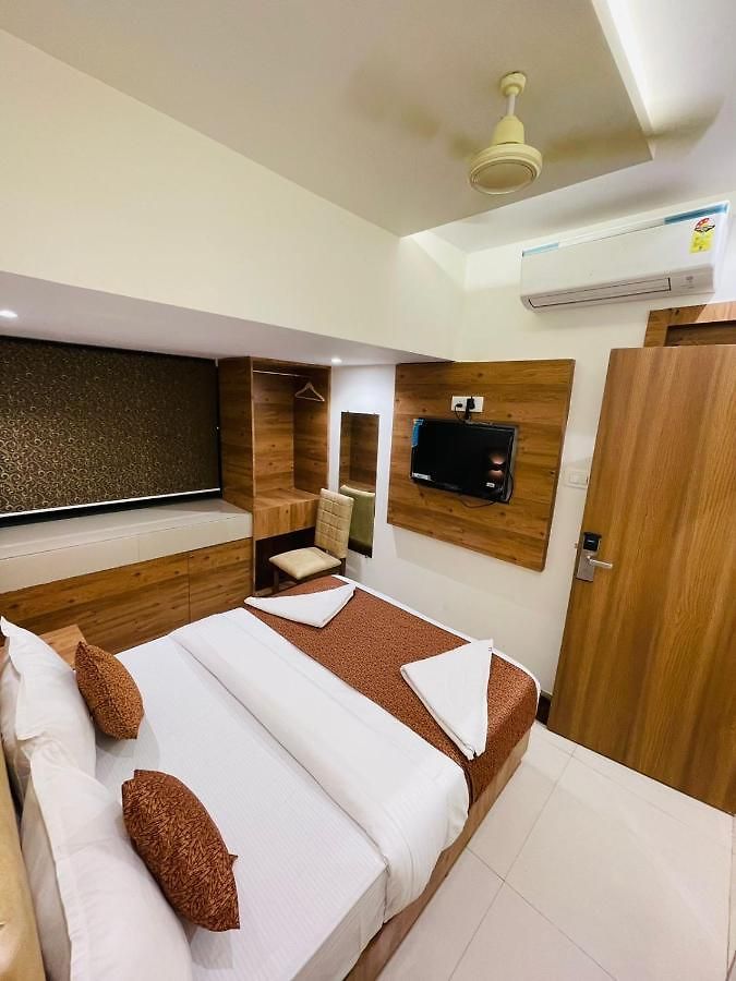 Hotel Black Burn 3*