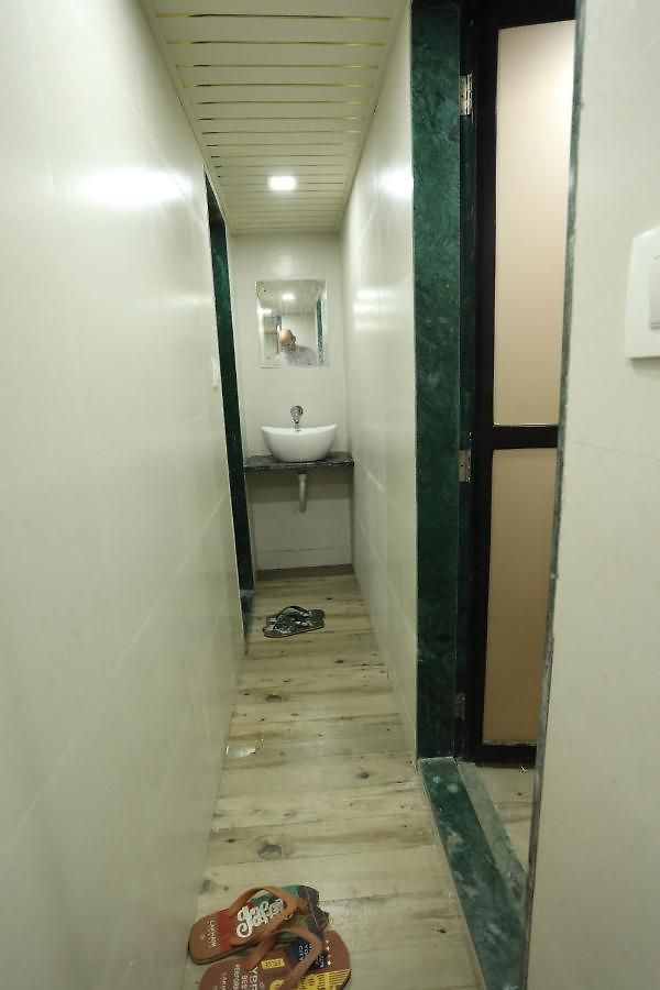 Mango Marol Hostel