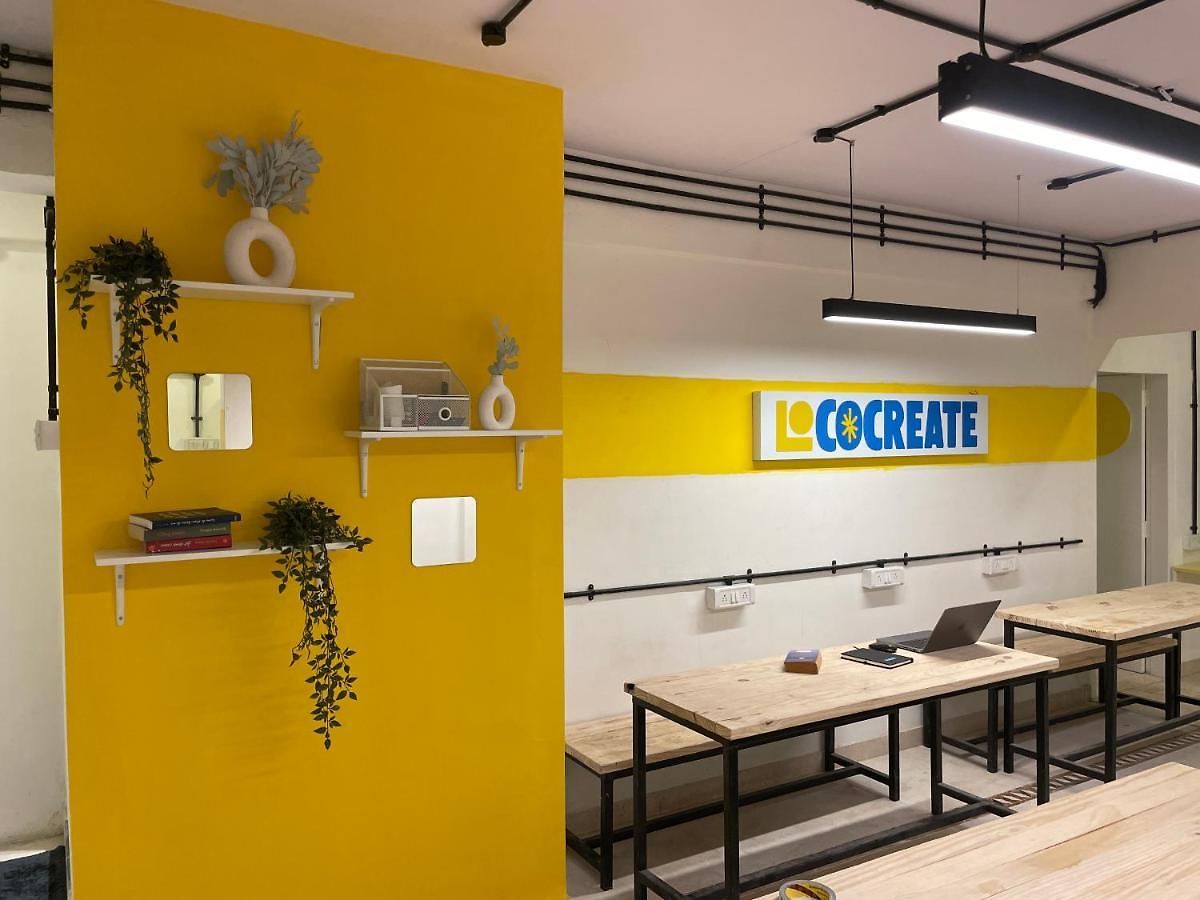Hostel Locomo Hostel Express - Stay Work Eat Mumbai