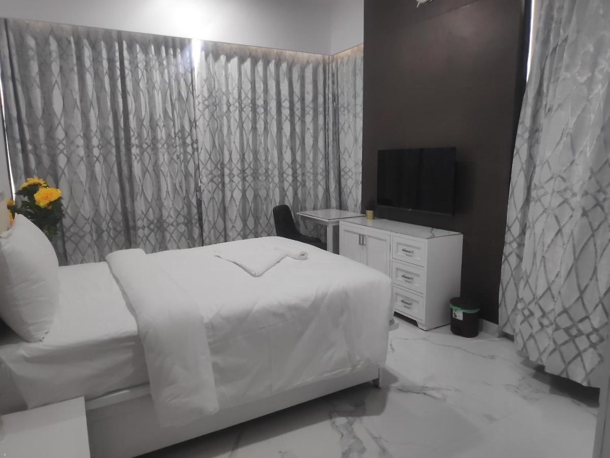 Premium In Hiranandani Powai By Maxxvalue - Chitranjan 3* Mumbai
