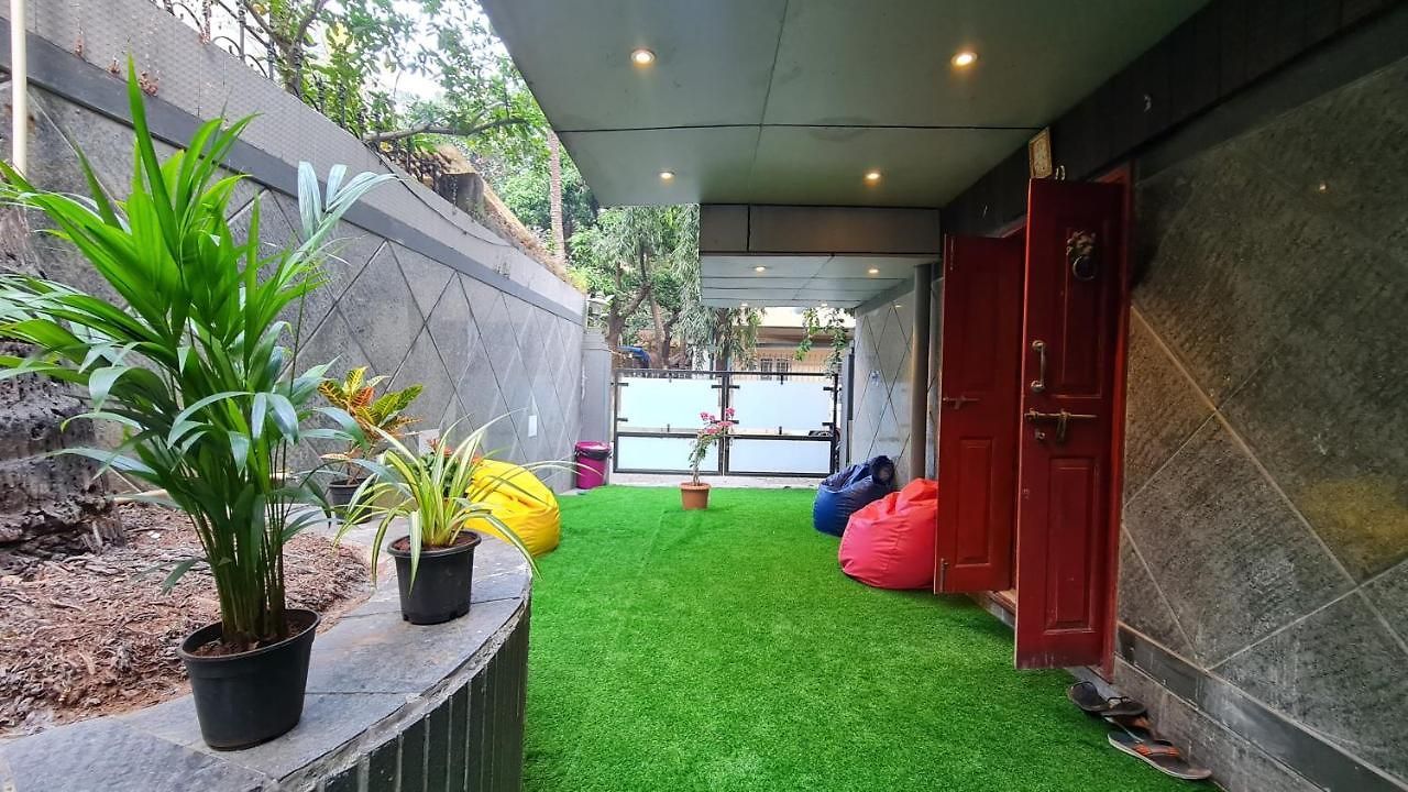 Rostel Live Hostel *