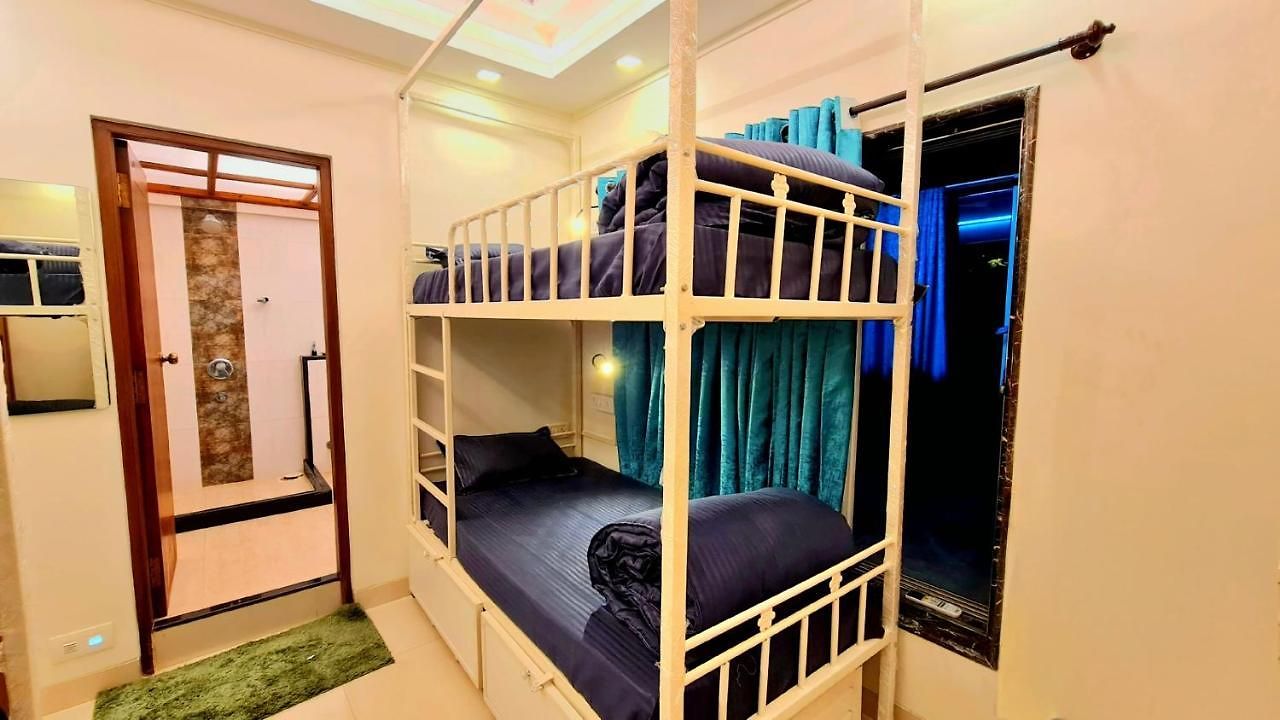 Rostel Live Hostel *
