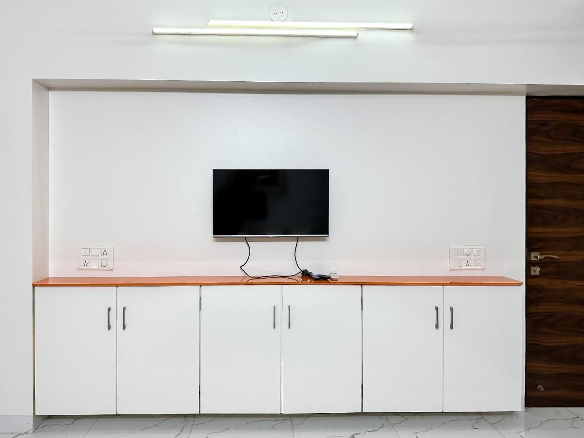 Hotel Welcome Home Service Apartments - Bandra 3*