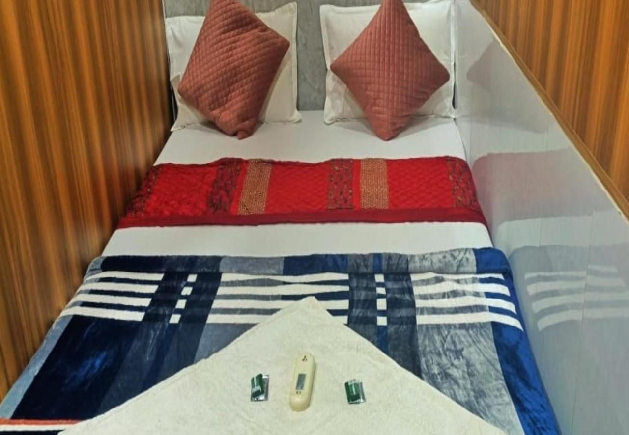 New Amaan Palace Guest house