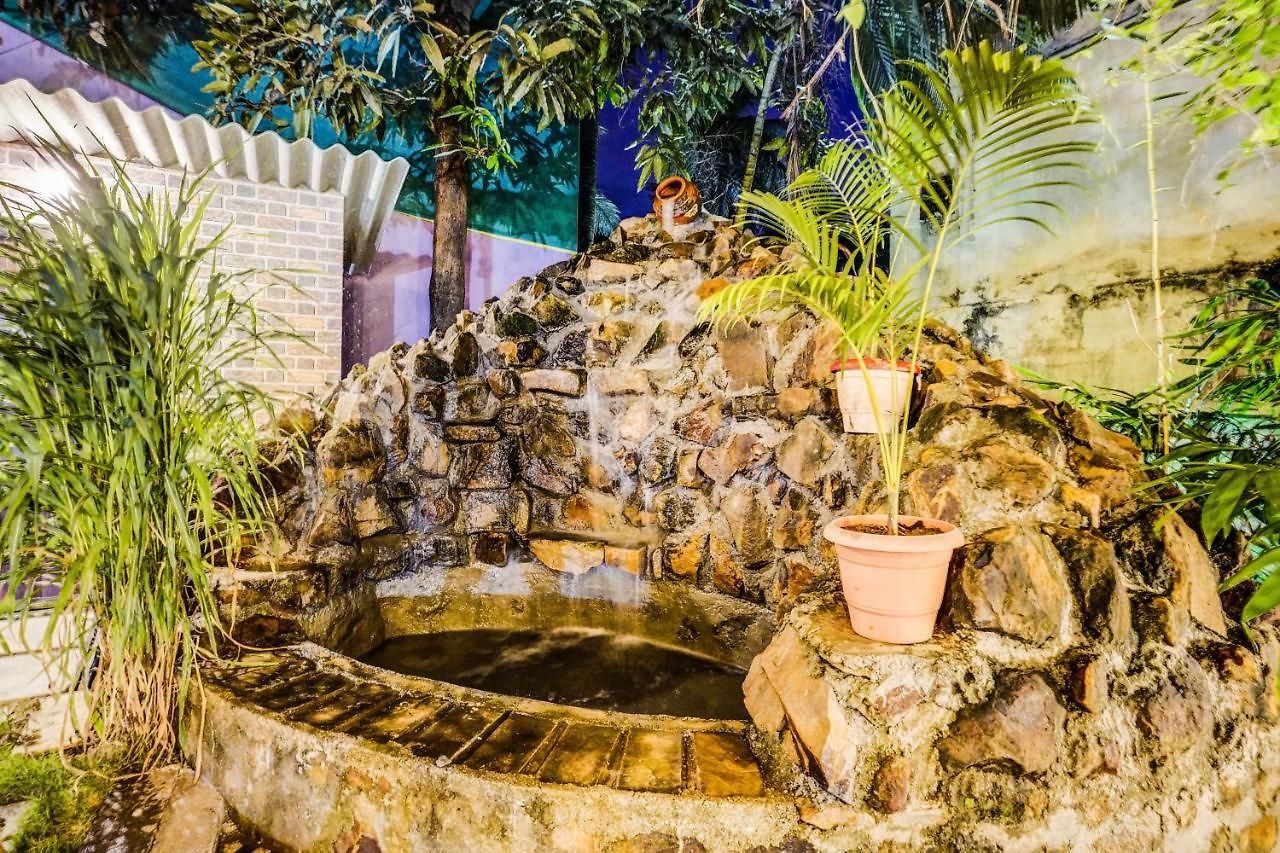 Hotel Collection O Palm Springs Mumbai