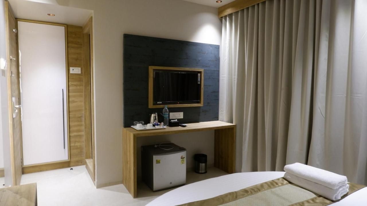 Amber Paramount 3*