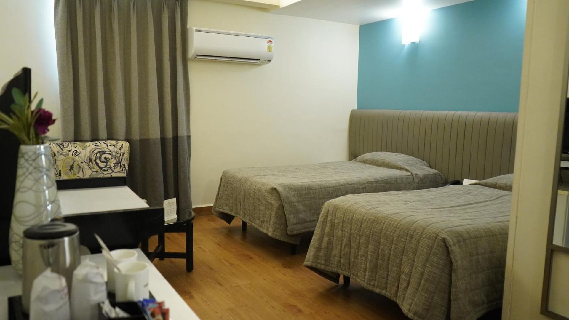 Diplomat, Colaba Hotel