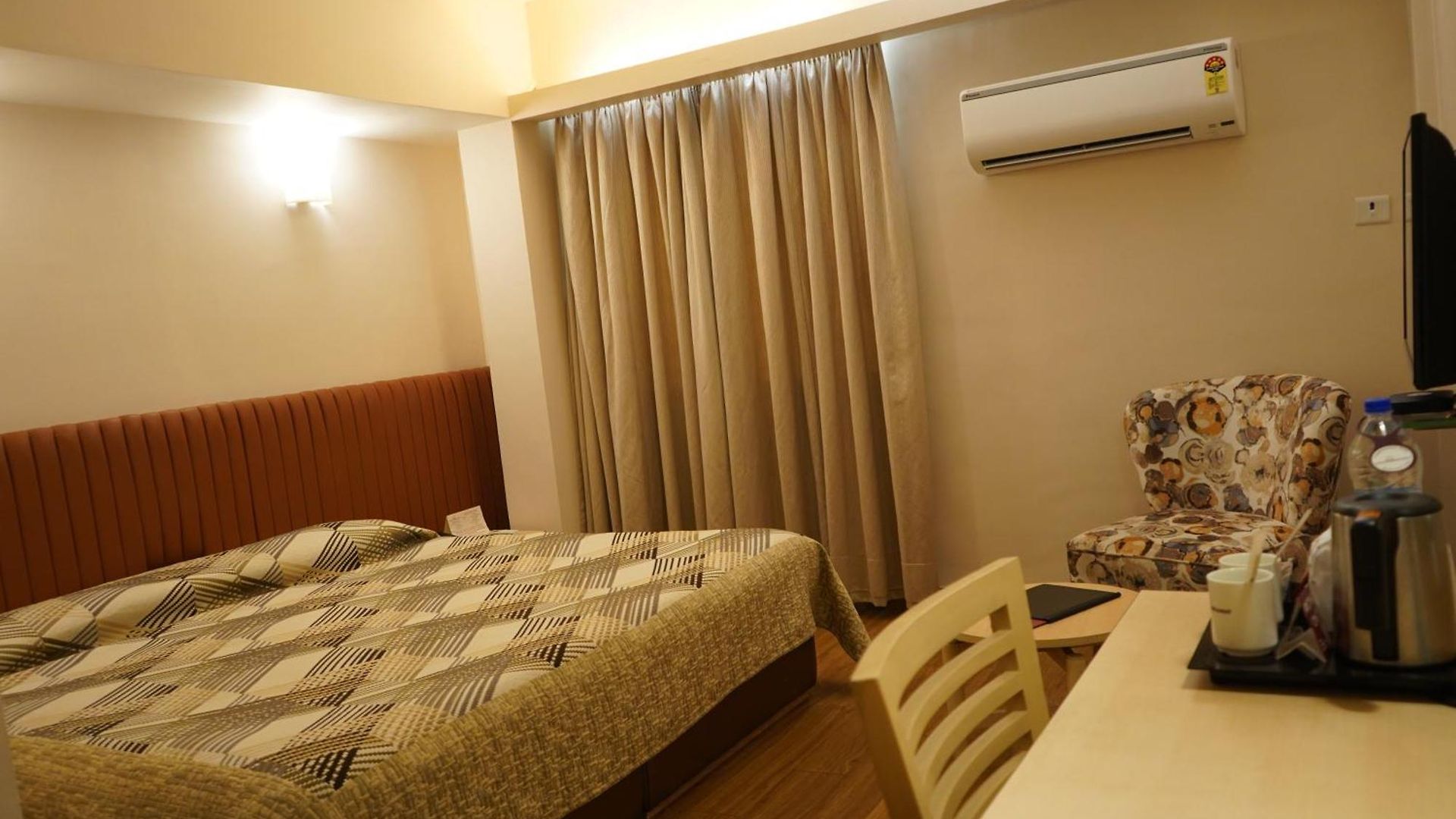 Diplomat, Colaba Hotel Mumbai