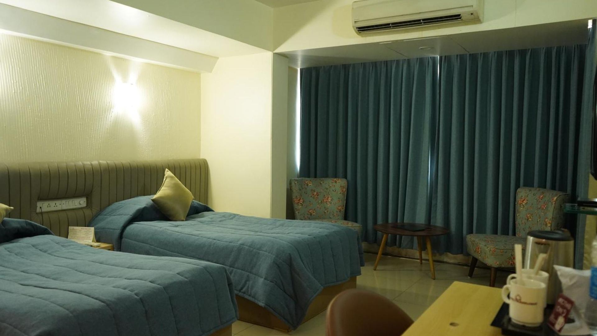 Diplomat, Colaba Hotel 3*