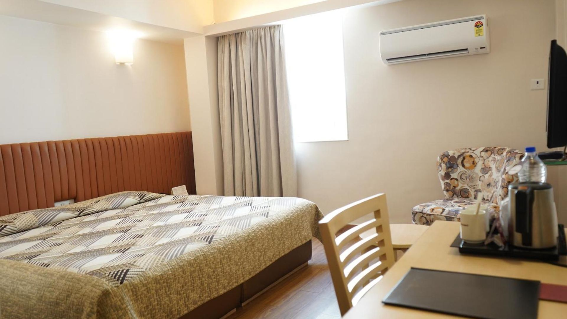Diplomat, Colaba 3* Mumbai